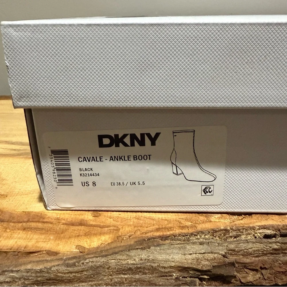 Dkny simply chic